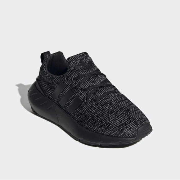 NWT SIZE 7 KIDS ADIDAS SWIFT RUN 22 SNEAKERS - Picture 4 of 6